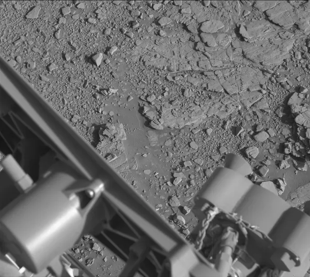 Sol 2553: Mast Camera (Mastcam)