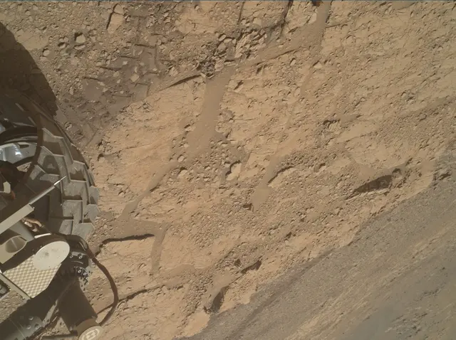 Sol 2553: Mars Hand Lens Imager (MAHLI)