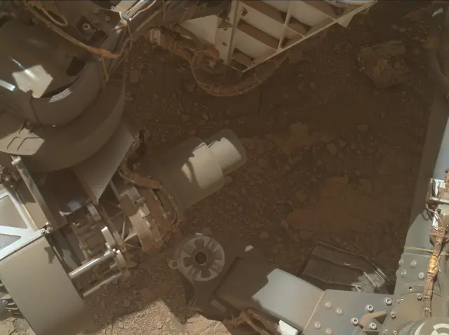Sol 2553: Mars Hand Lens Imager (MAHLI)