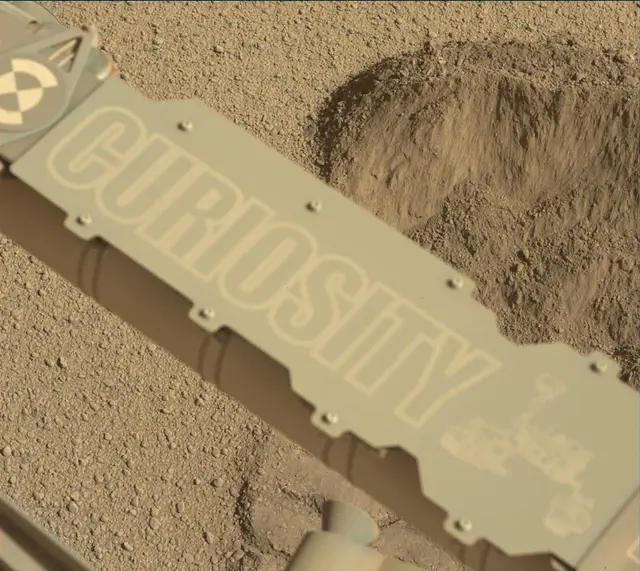 Sol 2556: Mast Camera (Mastcam)