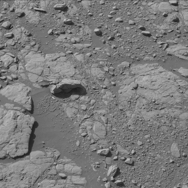 Sol 2556: Mast Camera (Mastcam)
