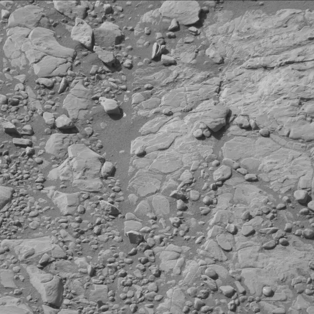 Sol 2556: Mast Camera (Mastcam)