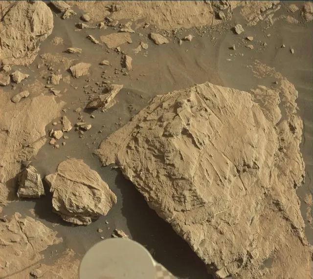 Sol 2570: Mast Camera (Mastcam)