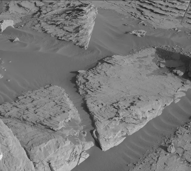 Sol 2570: Mast Camera (Mastcam)