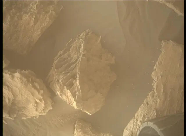 Sol 2571: Mars Descent Imager (MARDI)