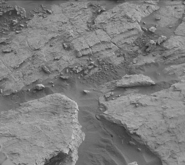 Sol 2572: Mast Camera (Mastcam)