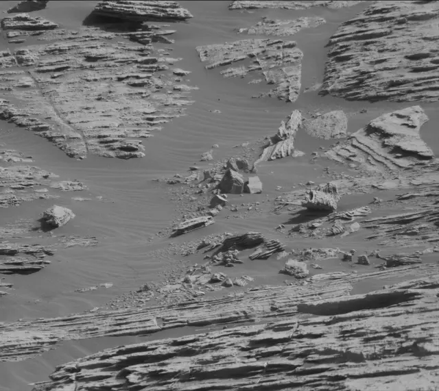 Sol 2572: Mast Camera (Mastcam)
