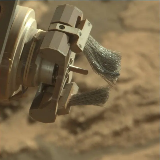 Sol 2574: Mast Camera (Mastcam)