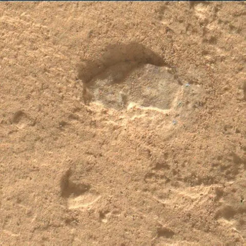 Sol 2574: Mars Hand Lens Imager (MAHLI)