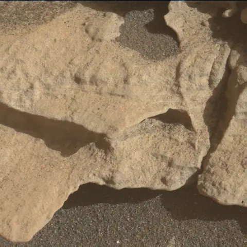 Sol 2574: Mars Hand Lens Imager (MAHLI)