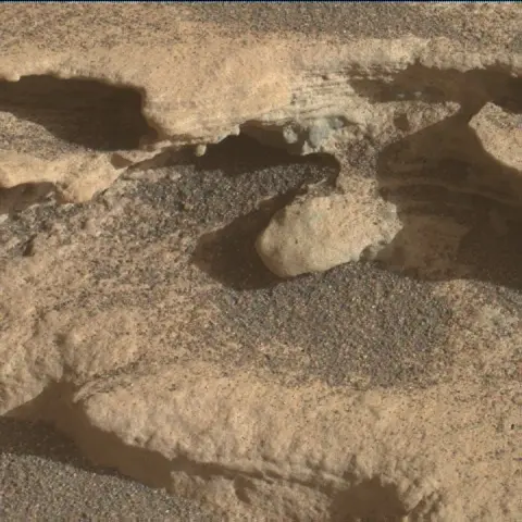 Sol 2574: Mars Hand Lens Imager (MAHLI)