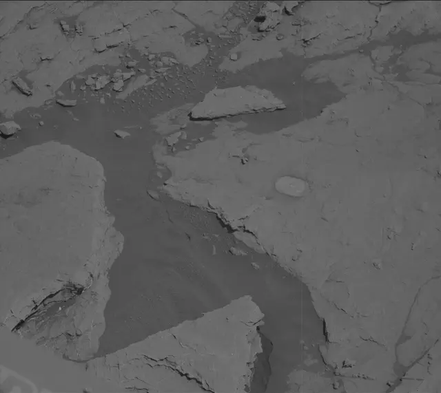 Sol 2575: Mast Camera (Mastcam)