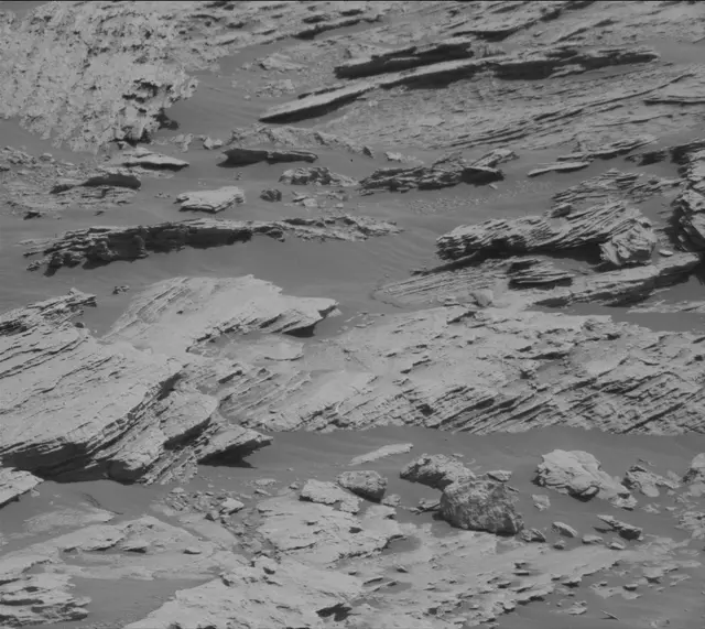 Sol 2575: Mast Camera (Mastcam)