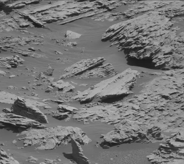 Sol 2575: Mast Camera (Mastcam)