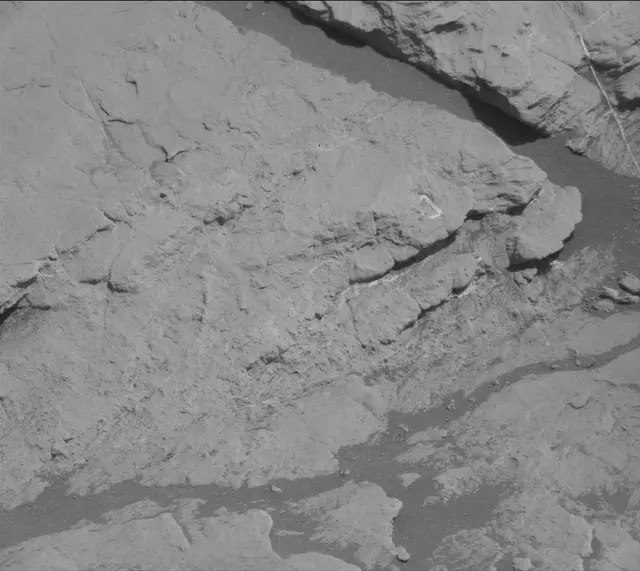 Sol 2575: Mast Camera (Mastcam)