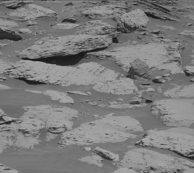 Sol 2577: Mast Camera (Mastcam)