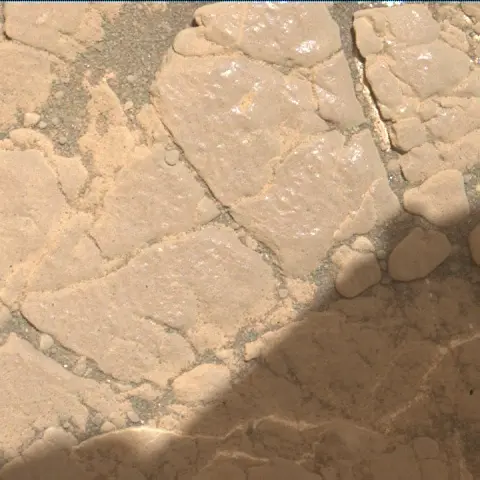 Sol 2577: Mars Hand Lens Imager (MAHLI)