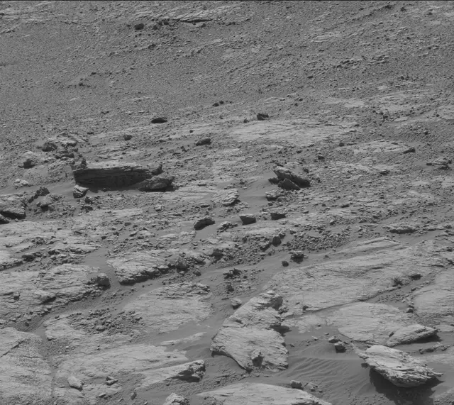 Sol 2579: Mast Camera (Mastcam)