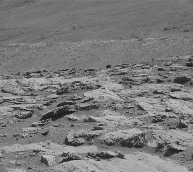 Sol 2579: Mast Camera (Mastcam)