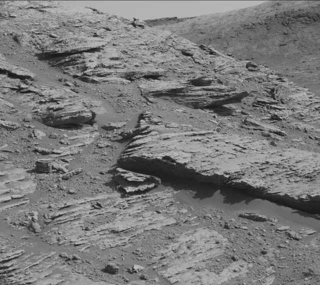 Sol 2579: Mast Camera (Mastcam)