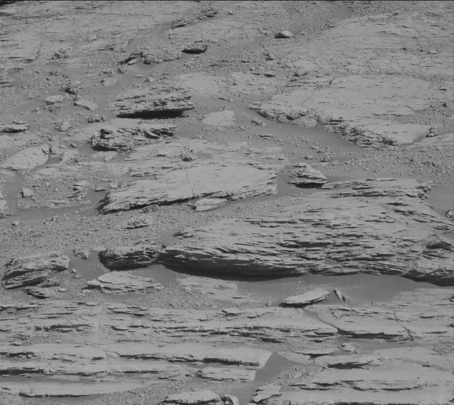Sol 2579: Mast Camera (Mastcam)