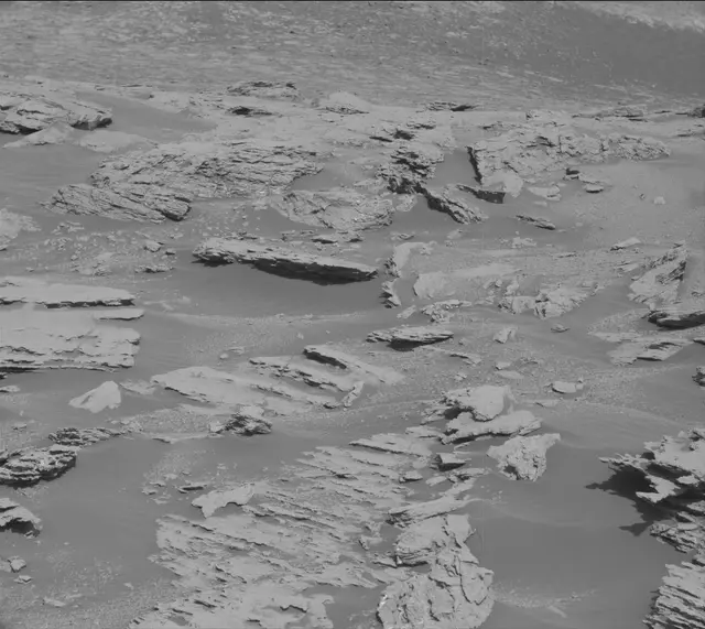 Sol 2579: Mast Camera (Mastcam)