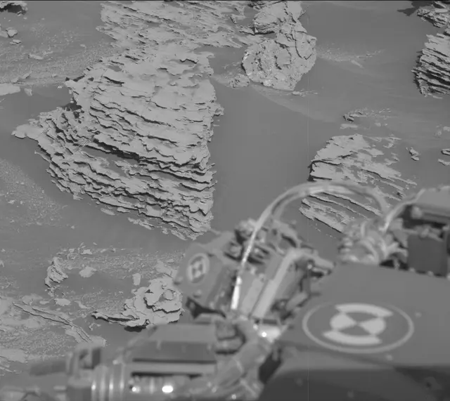 Sol 2579: Mast Camera (Mastcam)