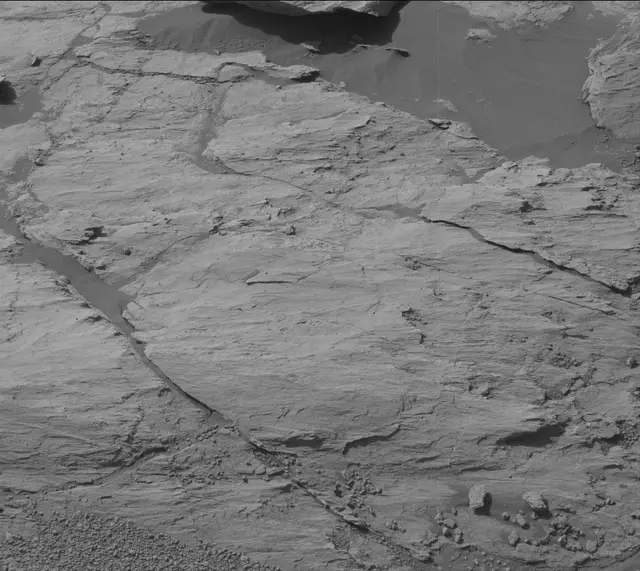 Sol 2579: Mast Camera (Mastcam)