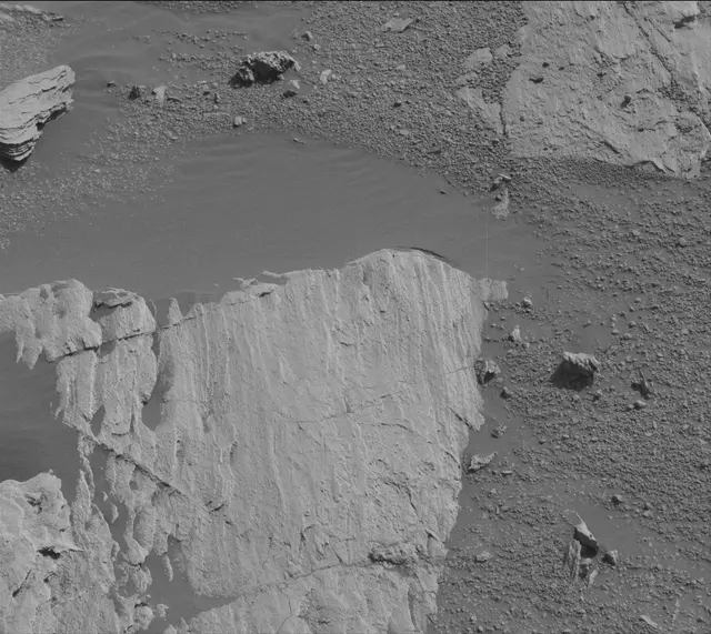 Sol 2579: Mast Camera (Mastcam)
