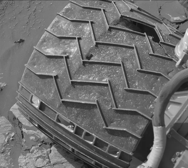 Sol 2579: Mast Camera (Mastcam)