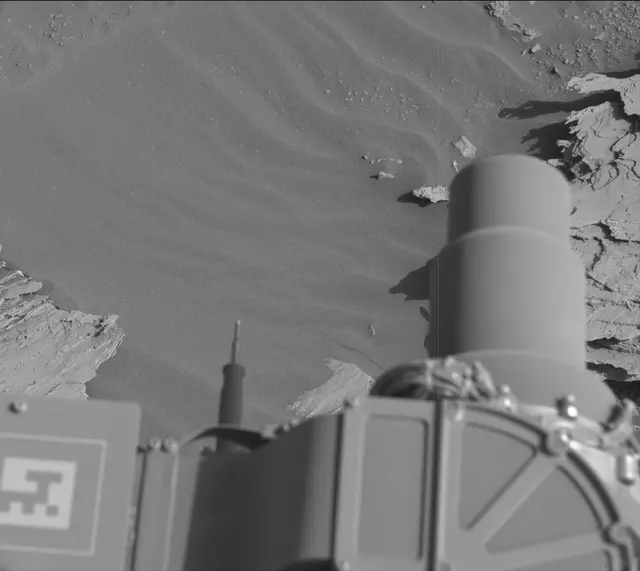 Sol 2579: Mast Camera (Mastcam)