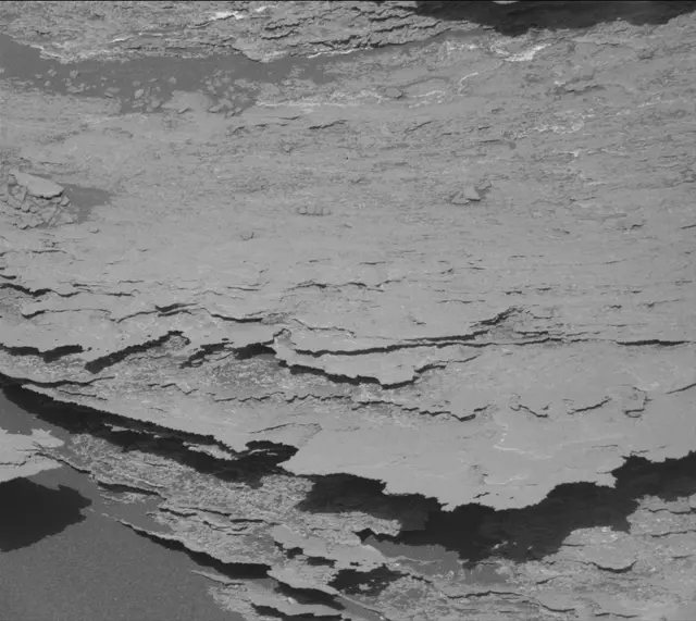 Sol 2579: Mast Camera (Mastcam)