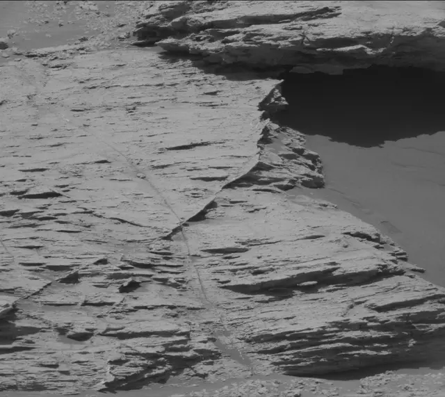 Sol 2579: Mast Camera (Mastcam)