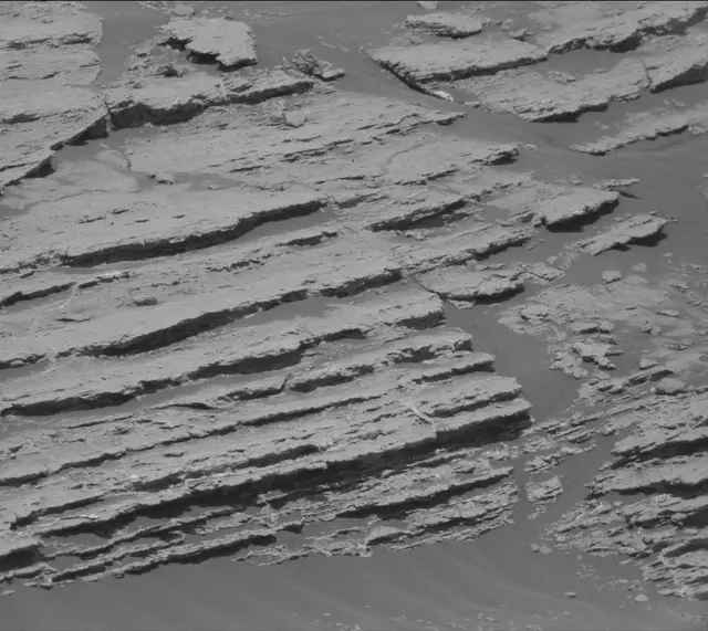 Sol 2579: Mast Camera (Mastcam)
