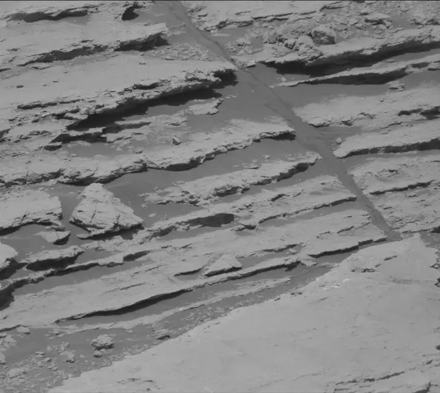 Sol 2579: Mast Camera (Mastcam)
