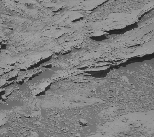 Sol 2579: Mast Camera (Mastcam)