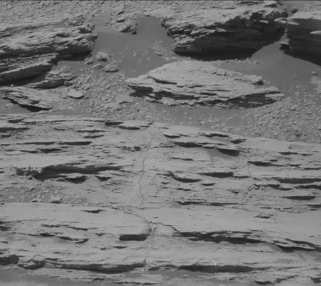 Sol 2581: Mast Camera (Mastcam)