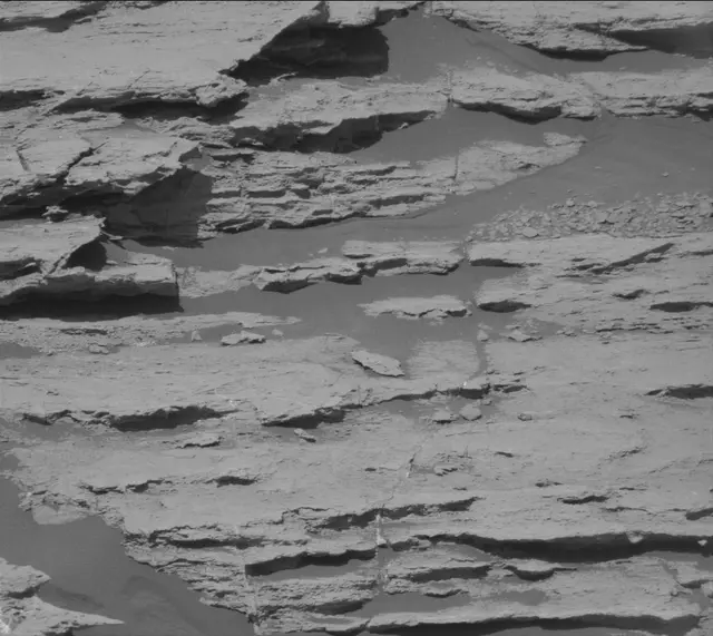 Sol 2581: Mast Camera (Mastcam)