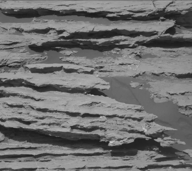 Sol 2581: Mast Camera (Mastcam)