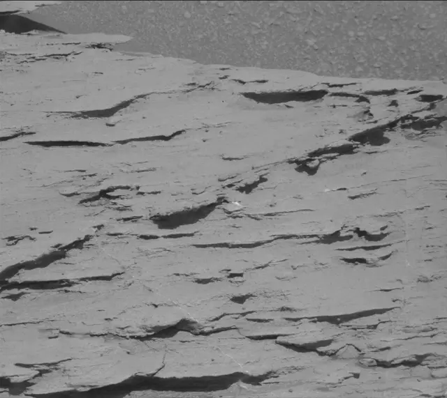 Sol 2581: Mast Camera (Mastcam)
