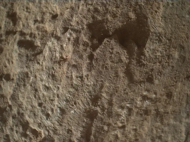 Sol 2581: Mars Hand Lens Imager (MAHLI)