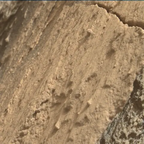 Sol 2581: Mars Hand Lens Imager (MAHLI)
