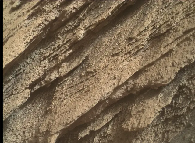 Sol 2581: Mars Hand Lens Imager (MAHLI)