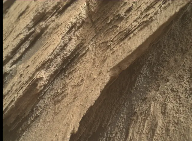Sol 2581: Mars Hand Lens Imager (MAHLI)