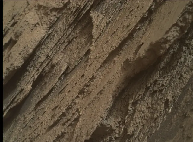 Sol 2581: Mars Hand Lens Imager (MAHLI)