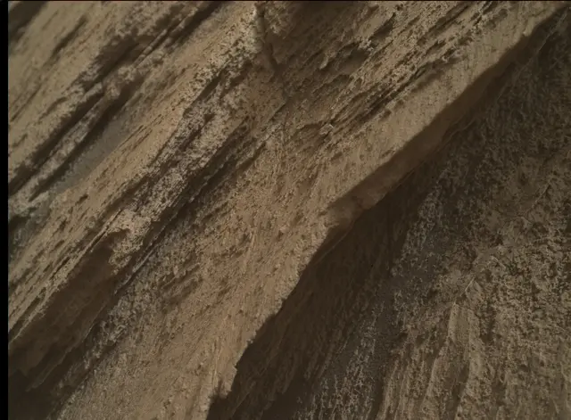 Sol 2581: Mars Hand Lens Imager (MAHLI)