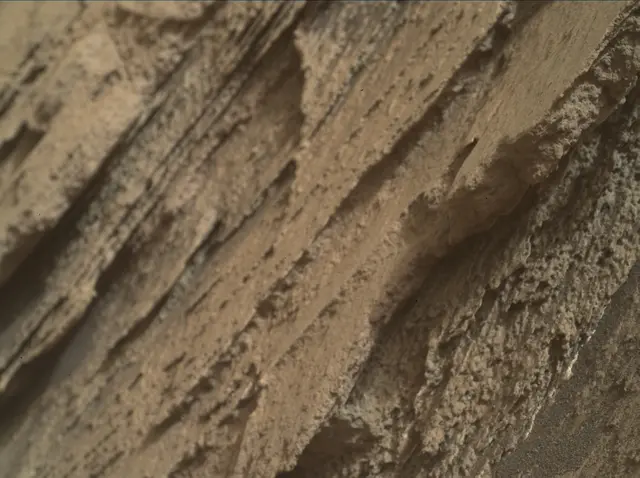 Sol 2581: Mars Hand Lens Imager (MAHLI)