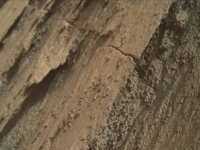 Sol 2581: Mars Hand Lens Imager (MAHLI)