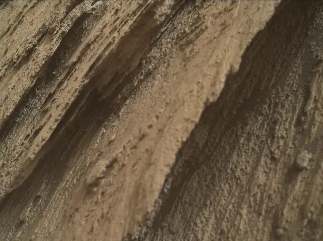 Sol 2581: Mars Hand Lens Imager (MAHLI)