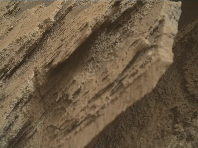 Sol 2581: Mars Hand Lens Imager (MAHLI)